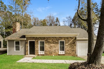 8217 Meadowdale Ln Charlotte, NC 28227